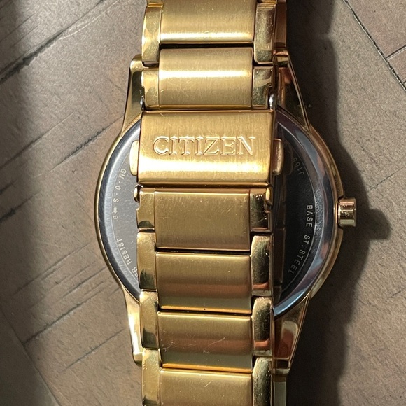 Men’s Citizens Eco-Drive Watch - Picture 5 of 5